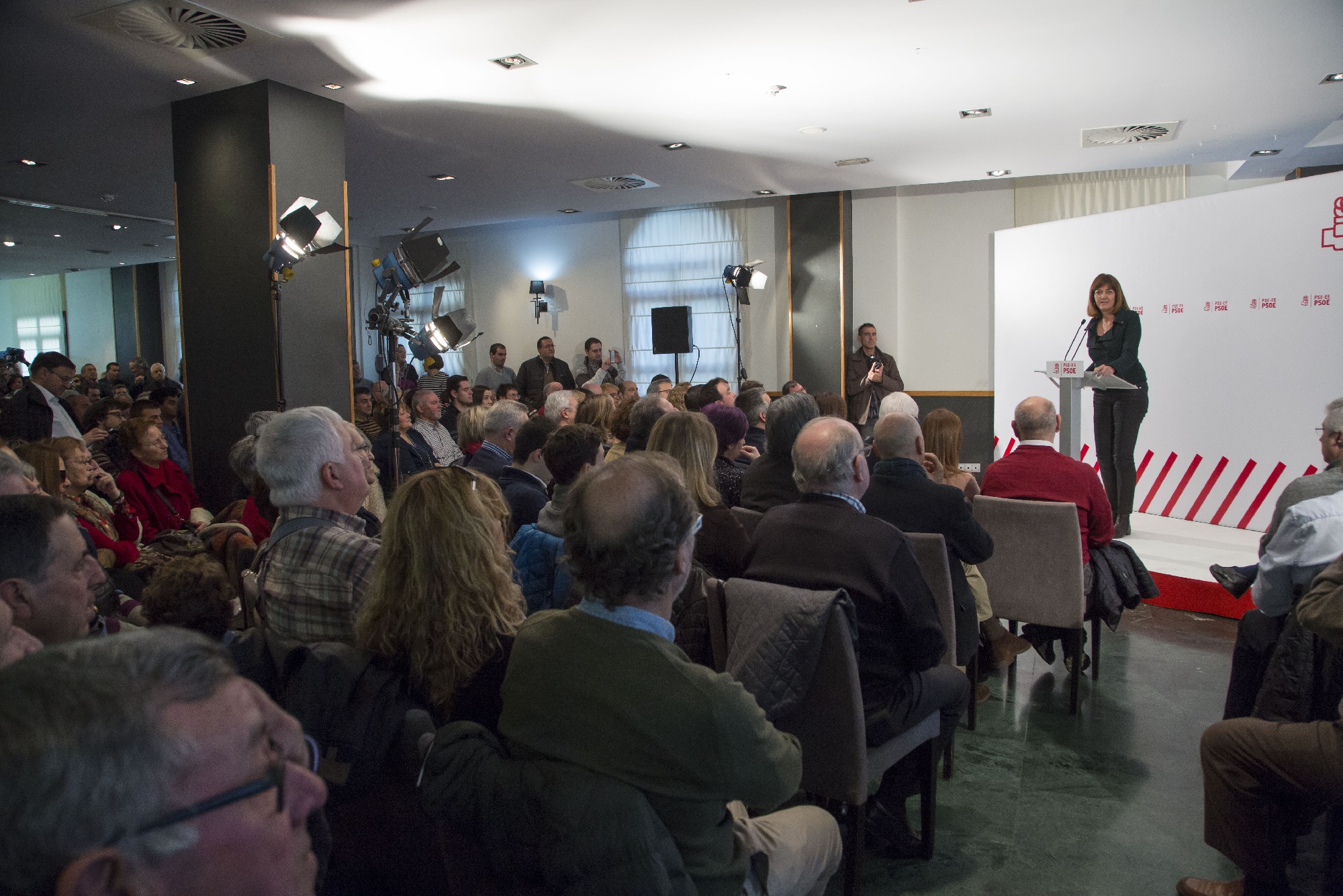 Patxi López, Idoia Mendia y Mikel Torres en el acto de presentación de la candidatura de Patxi López 