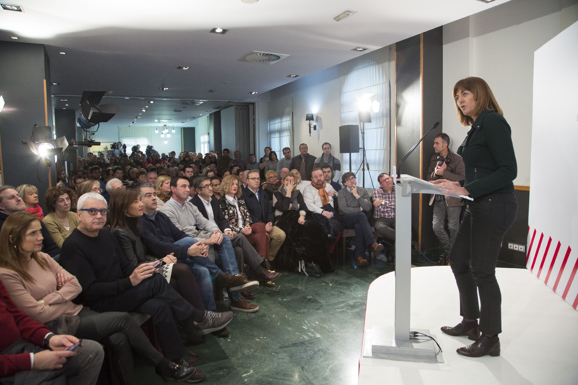 Patxi López, Idoia Mendia y Mikel Torres en el acto de presentación de la candidatura de Patxi López 