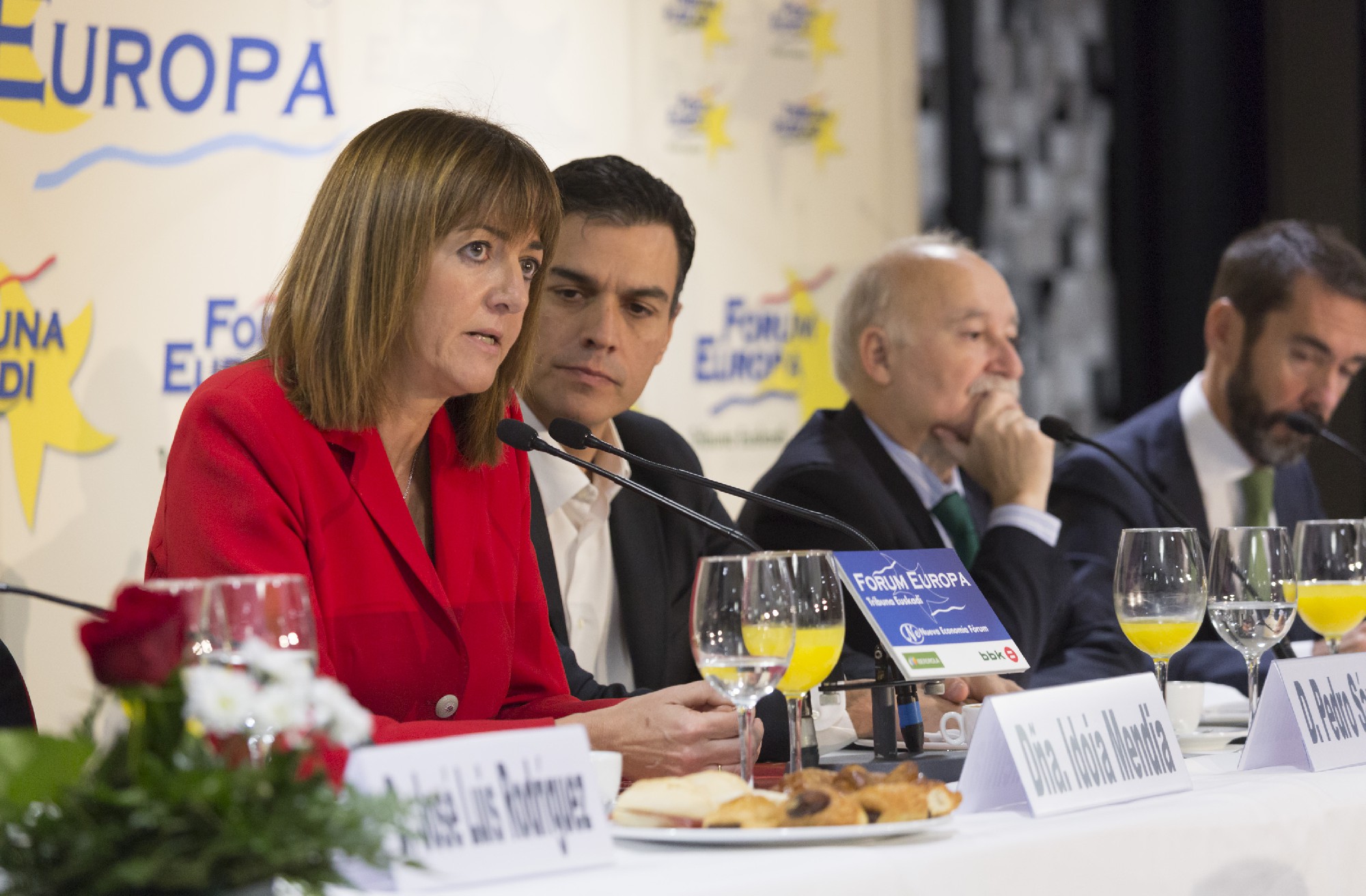 Idoia Mendia y Pedro Sánchez en Fórum Europa Foto | Socialistas Vascos
