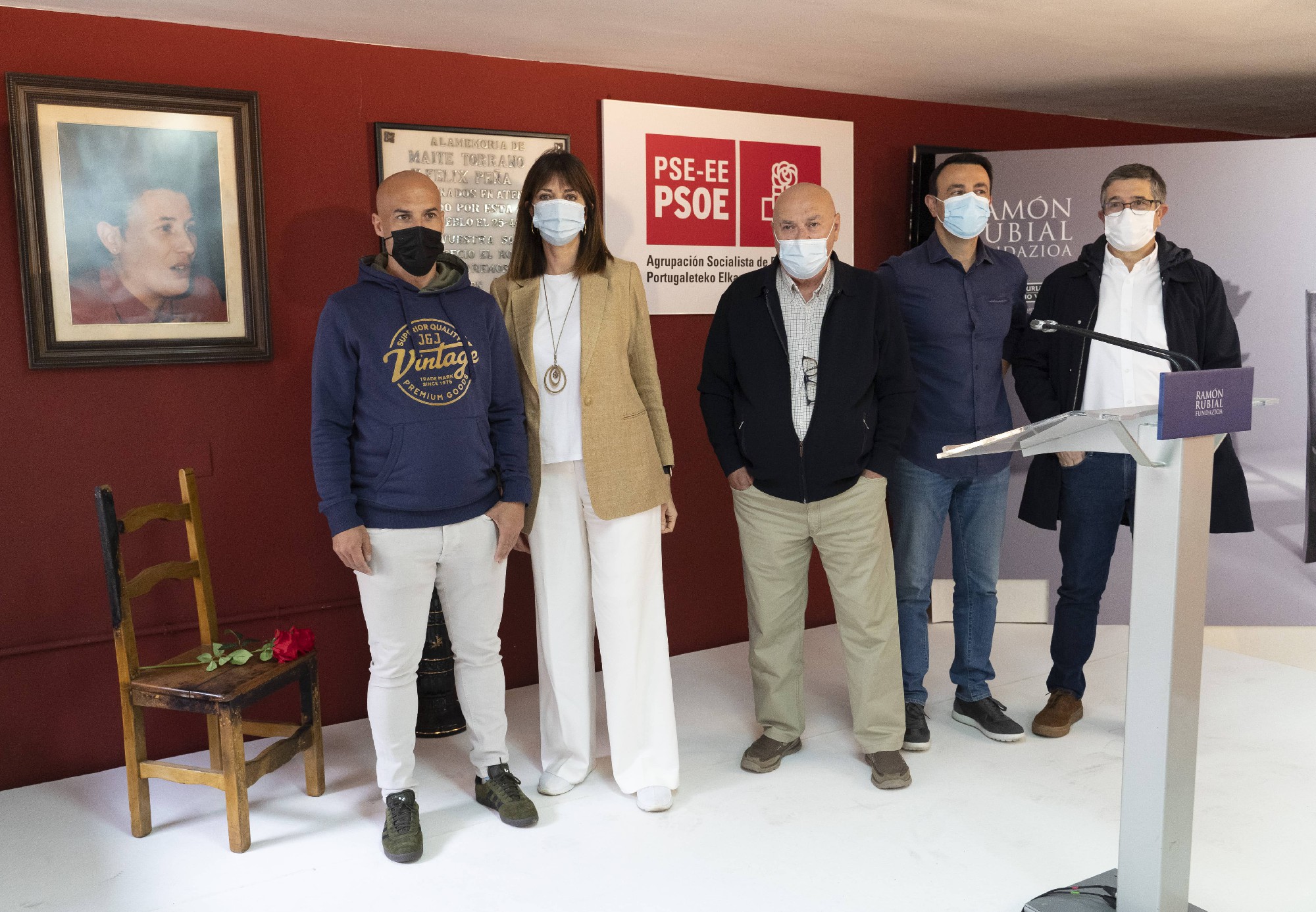 Presentación del documental de la Fundación Ramón Rubial que recuerda los asesinatos de Maite Torrano y Félix Peña en el atentado de Portugalete Foto: Socialistas Vascos