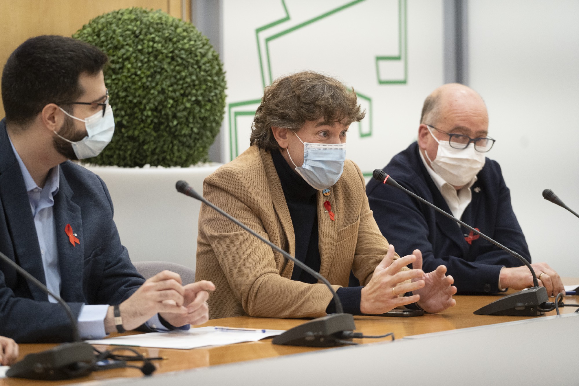 Eneko Andueza interviene en el 40º aniversario de la Facultad de Ciencias Sociales y de la Información junto a otros parlamentarios | Foto: Socialistas Vascos