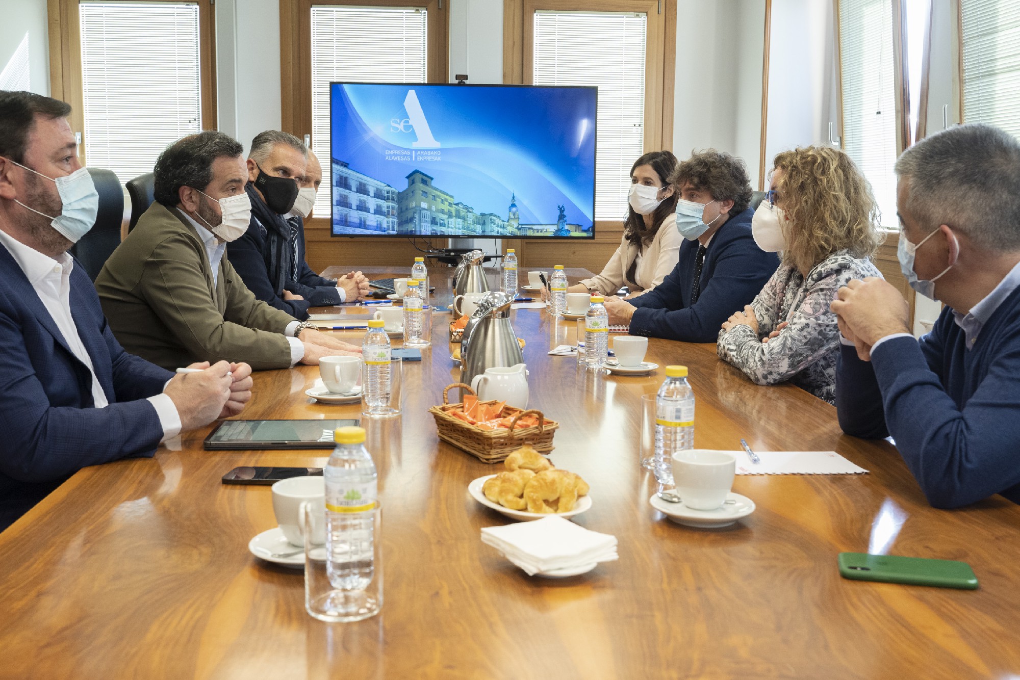 Reunión entre PSE-EE y SEA | Foto: Socialistas Vascos
