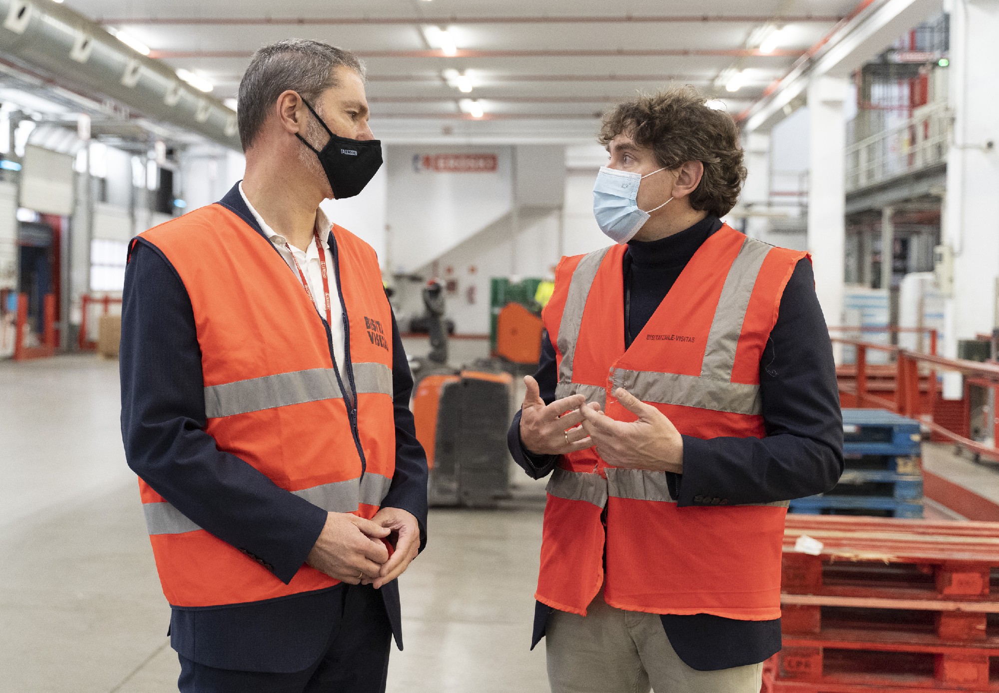 Eneko Andueza visita las instalaciones de Eroski en Elorrio | Foto: Socialistas Vascos