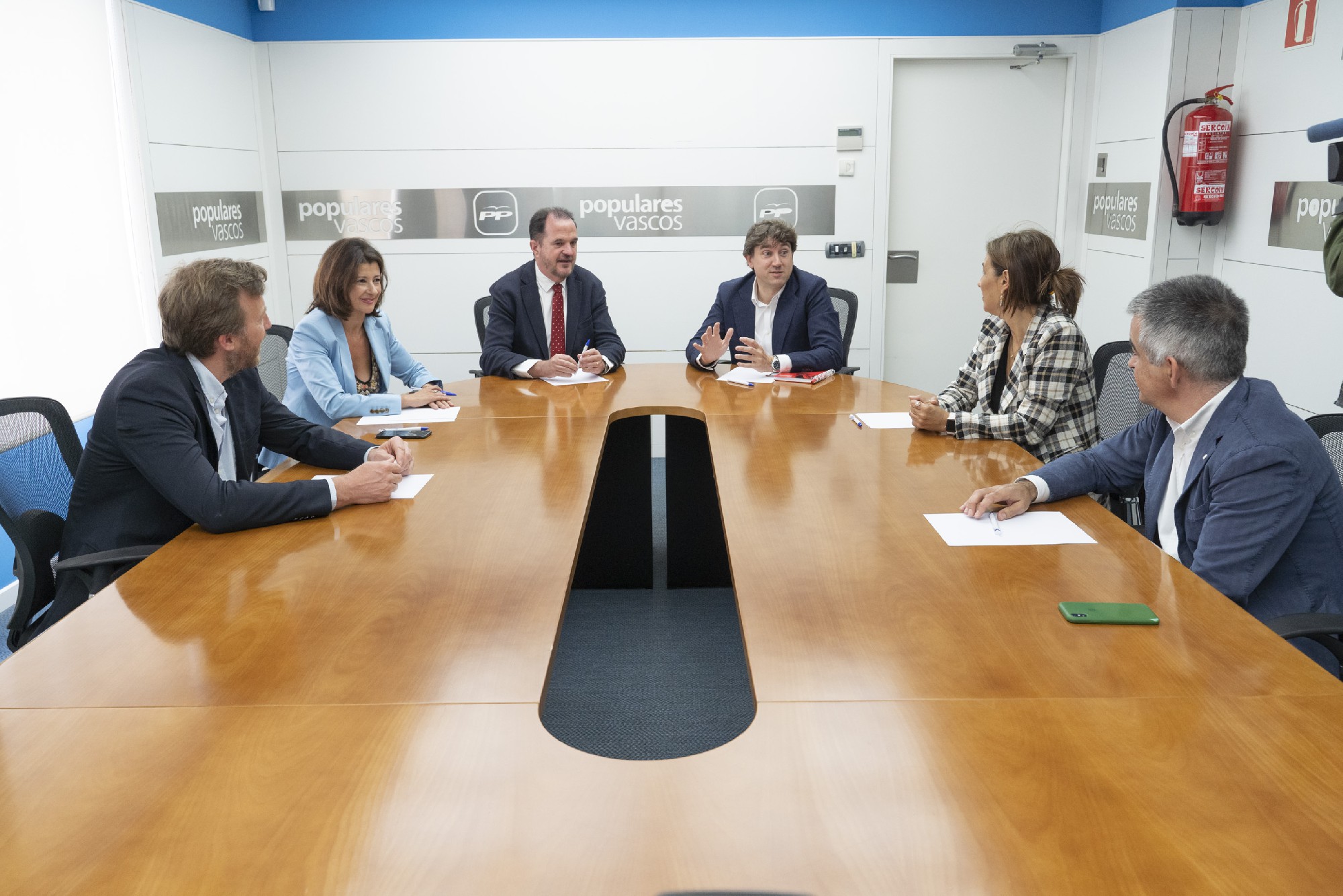 Encuentro entre el Partido Socialista de Euskadi y el PP Vasco Foto: Socialistas Vascos