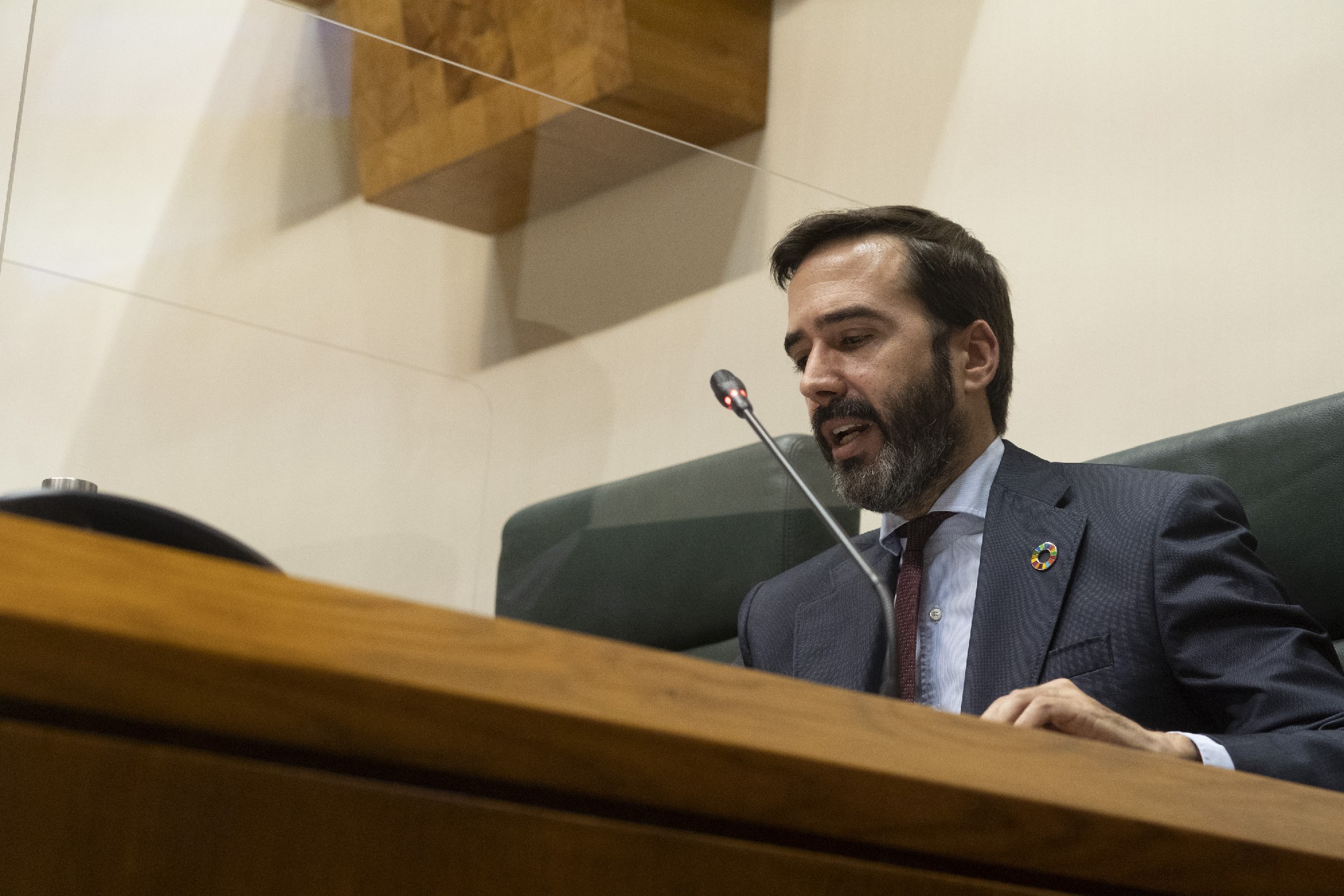 Comparecencia de Javier Hurtado, consejero de turismo, comercio y consumo | Foto: Socialistas Vascos