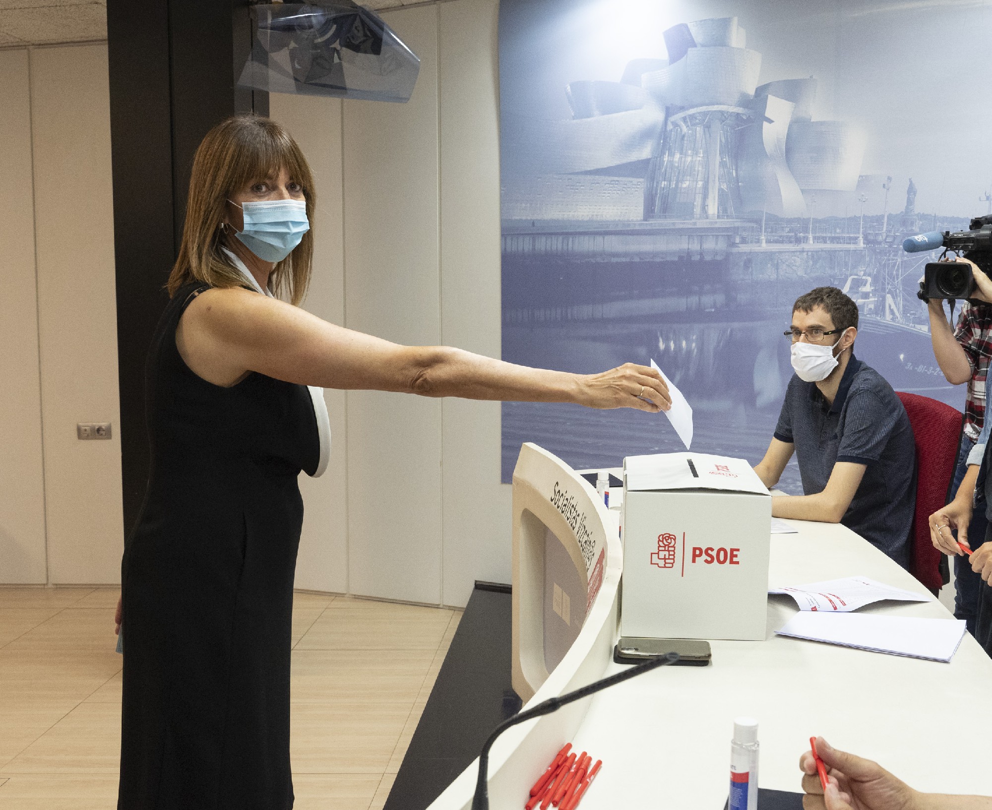 Idoia Mendia vota el acuerdo alcanzado entre PNV y PSE | Foto: Socialistas Vascos
