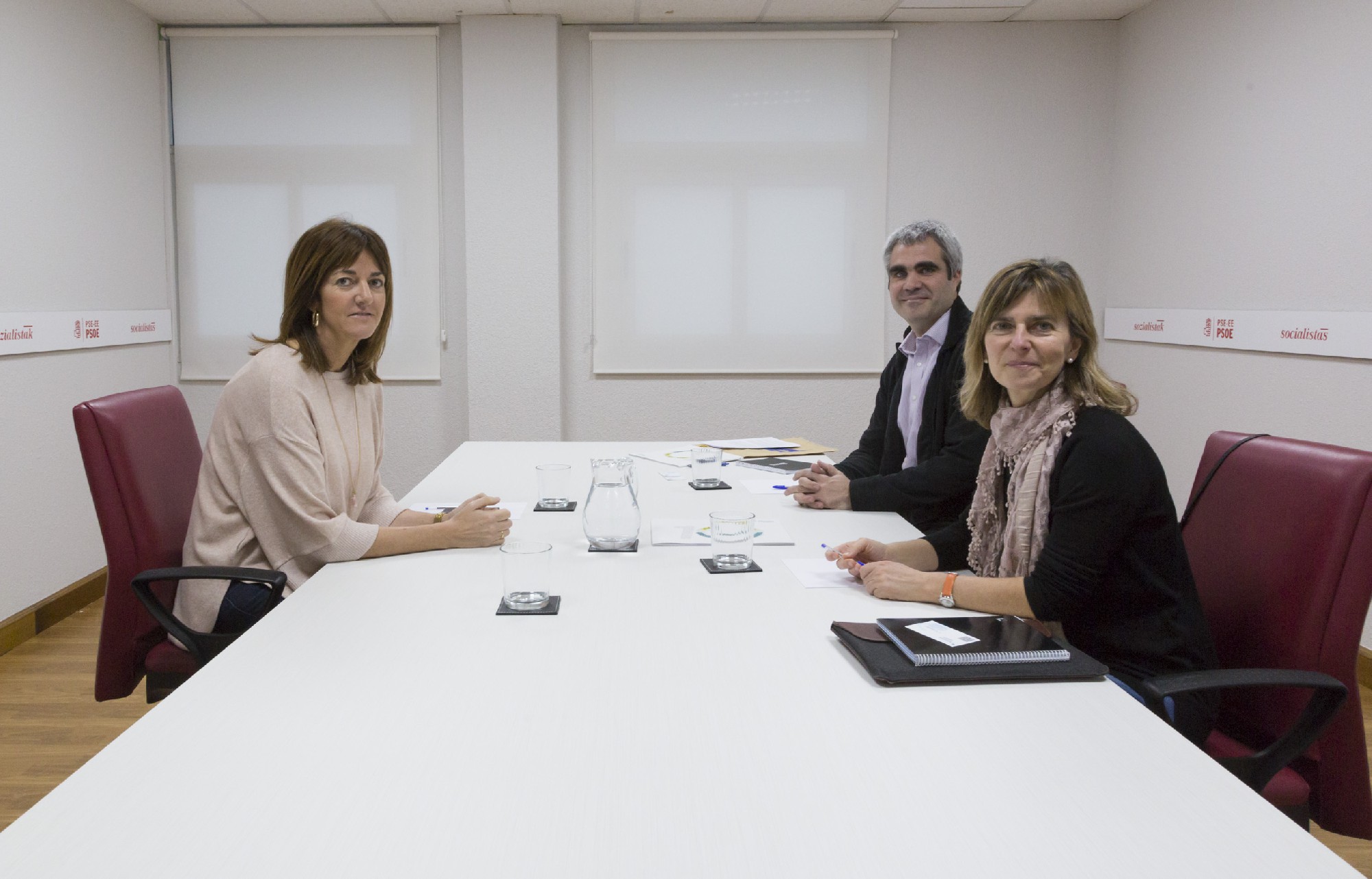 Idoia Mendia se re&uacute;ne con los responsables de Orkestra-Instituto de la Competitividad | Foto: Socialistas Vascos