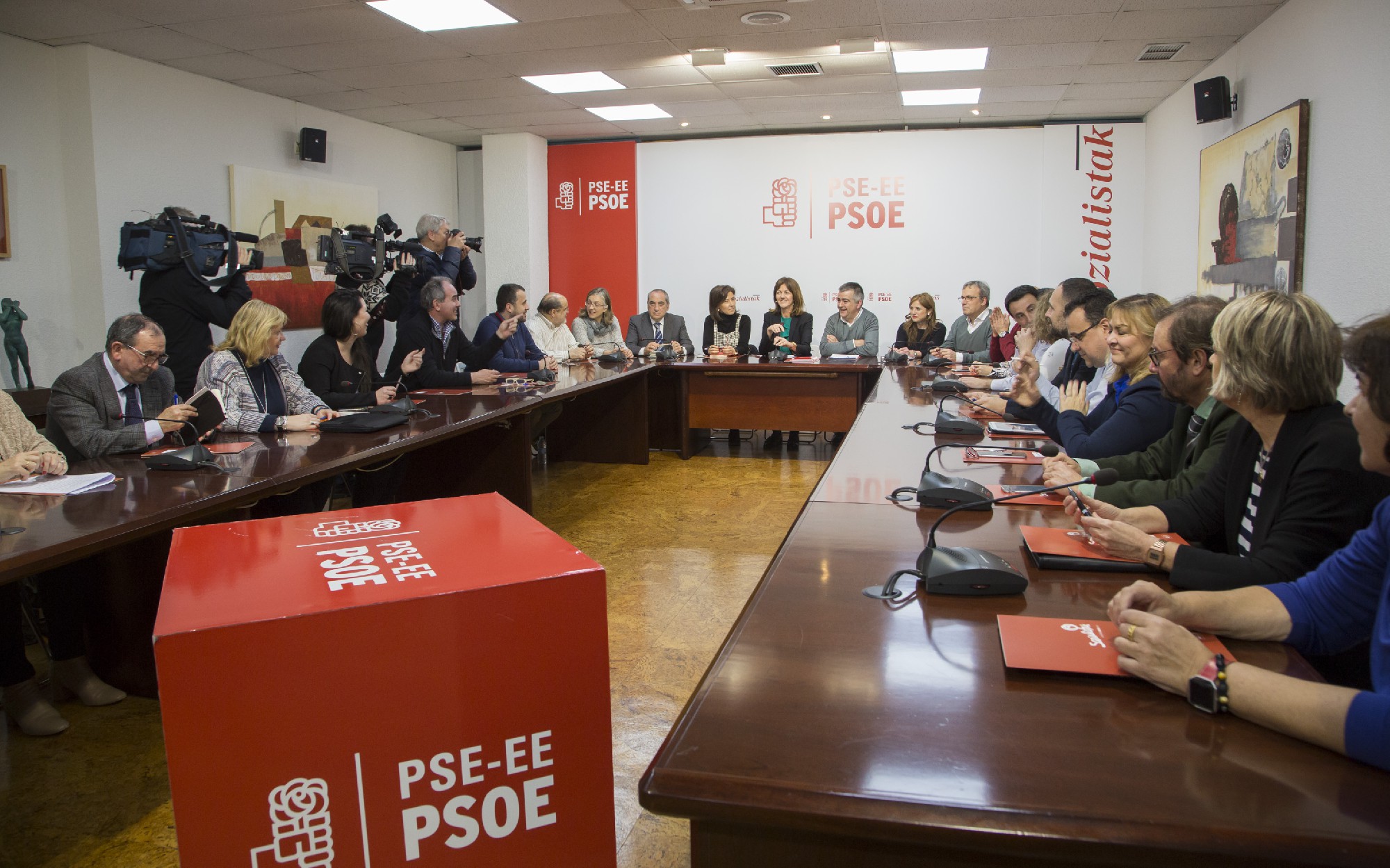 La Comisi&oacute;n Ejecutiva del PSE-EE se re&uacute;ne con los consejeros Arriola, San Jos&eacute; y Retortillo |Foto: Socialistas Vascos