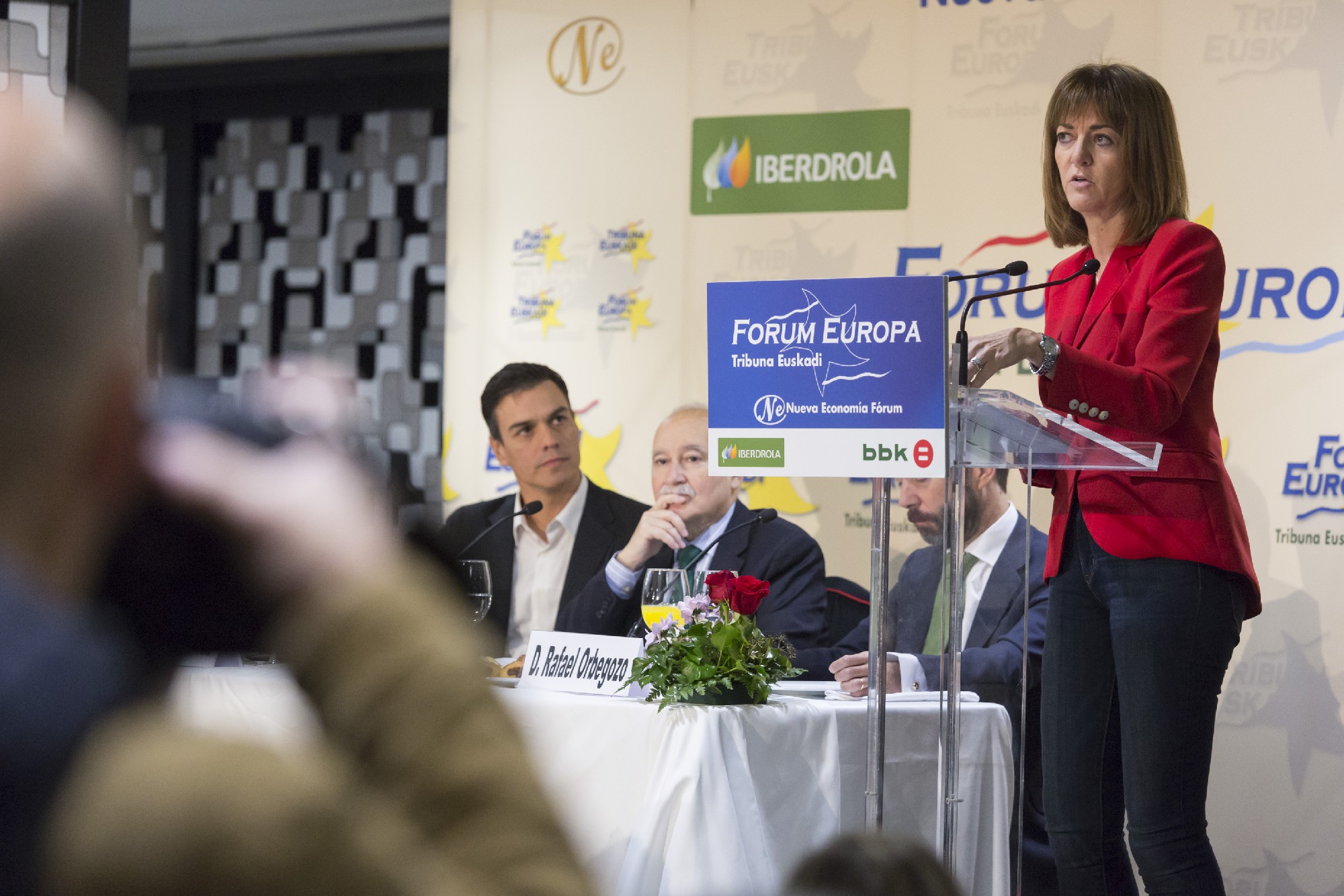 Idoia Mendia y Pedro S&aacute;nchez en F&oacute;rum Europa Foto | Socialistas Vascos