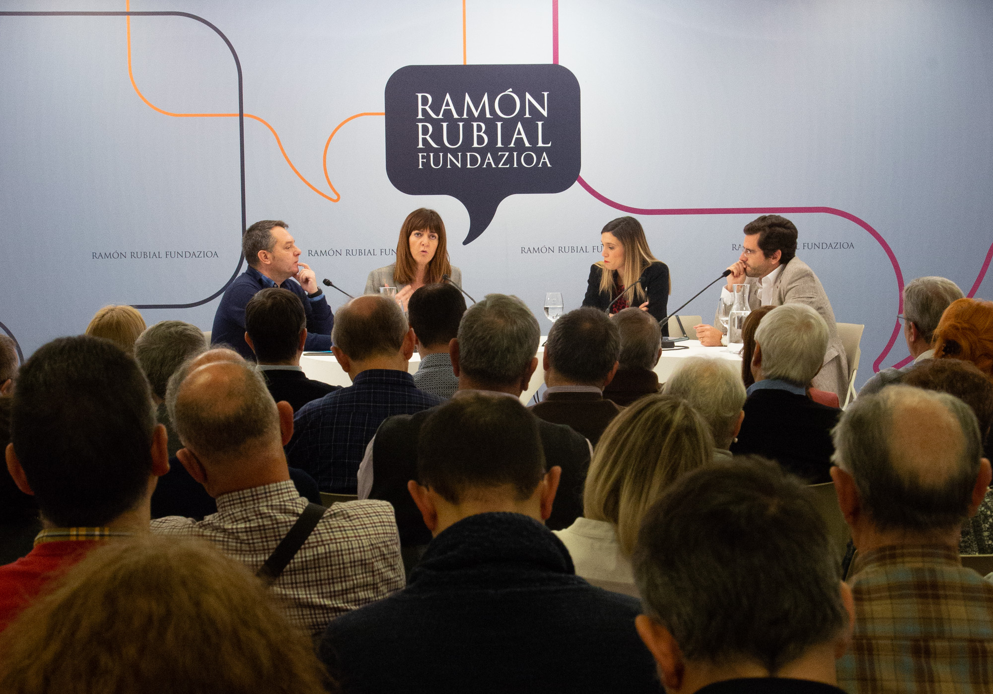 Mesa redonda "Memoria Hist&oacute;rica para una convivencia democr&aacute;tica" | Foto: Socialistas Vascos