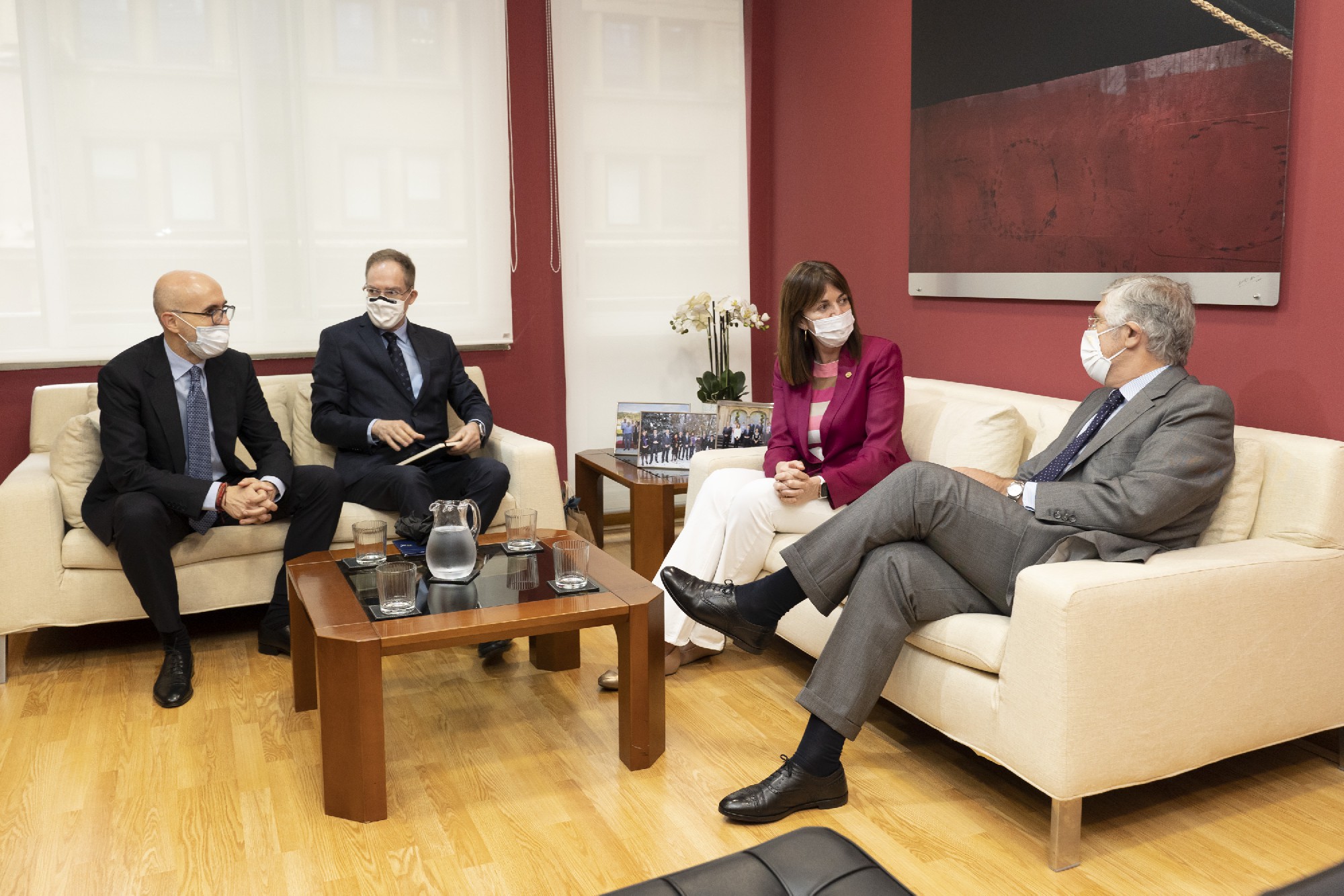 Idoia Mendia junto al Embajador de Portugal, Joao Mira-Gomes |Foto: Socialistas Vascos
