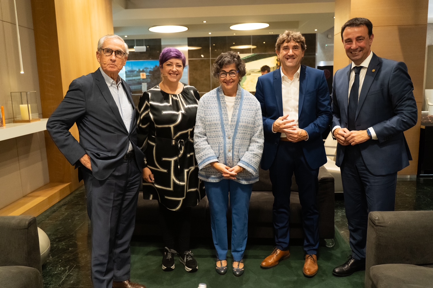 La ex ministra de Asuntos Exteriores, Arantxa Gonz&aacute;lez Laya, acompa&ntilde;ada por Ram&oacute;n J&aacute;uregui, Eider Gardiazabal, Eneko Andueza y Mikel Torres | Foto: Socialistas Vascos 
