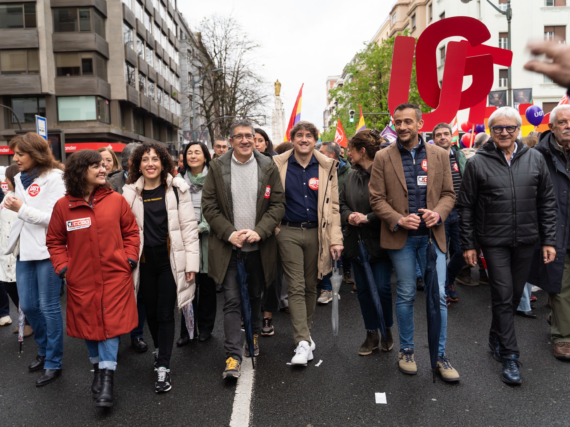 El Secretario General del PSE-EE, Eneko Andueza, junto a la representación socialista en la manifestación por el 1º de mayo celebrada en Bilbao | Foto: Socialistas Vascos