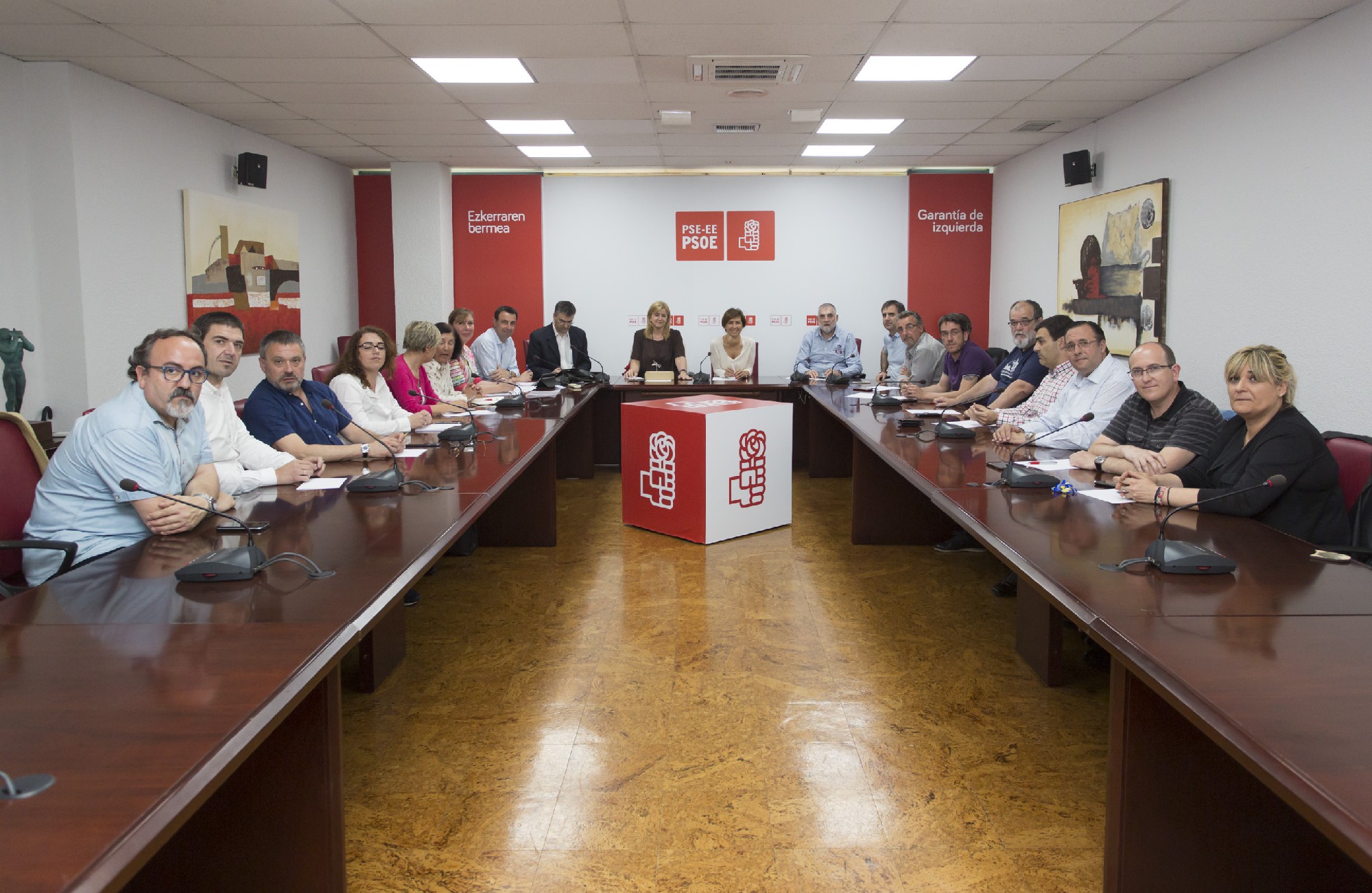 El PSE-EE analiza con concejales y alcaldes las medidas para llevar a cabo la acogida de las personas refugiadas | Foto: Socialistas Vascos