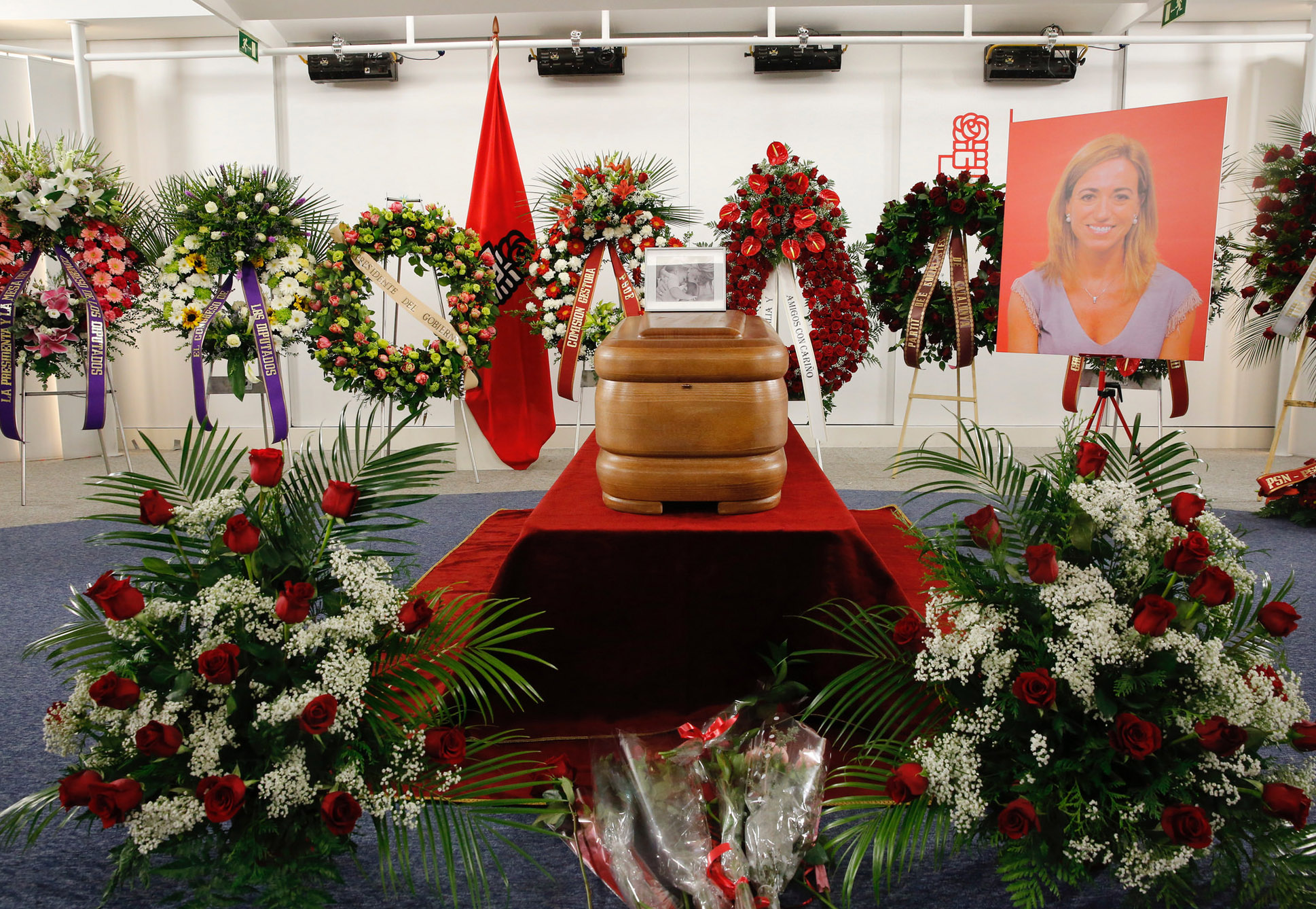 Capilla ardiente de Carme Chac&oacute;n en la sede del PSOE. Foto | PSOE