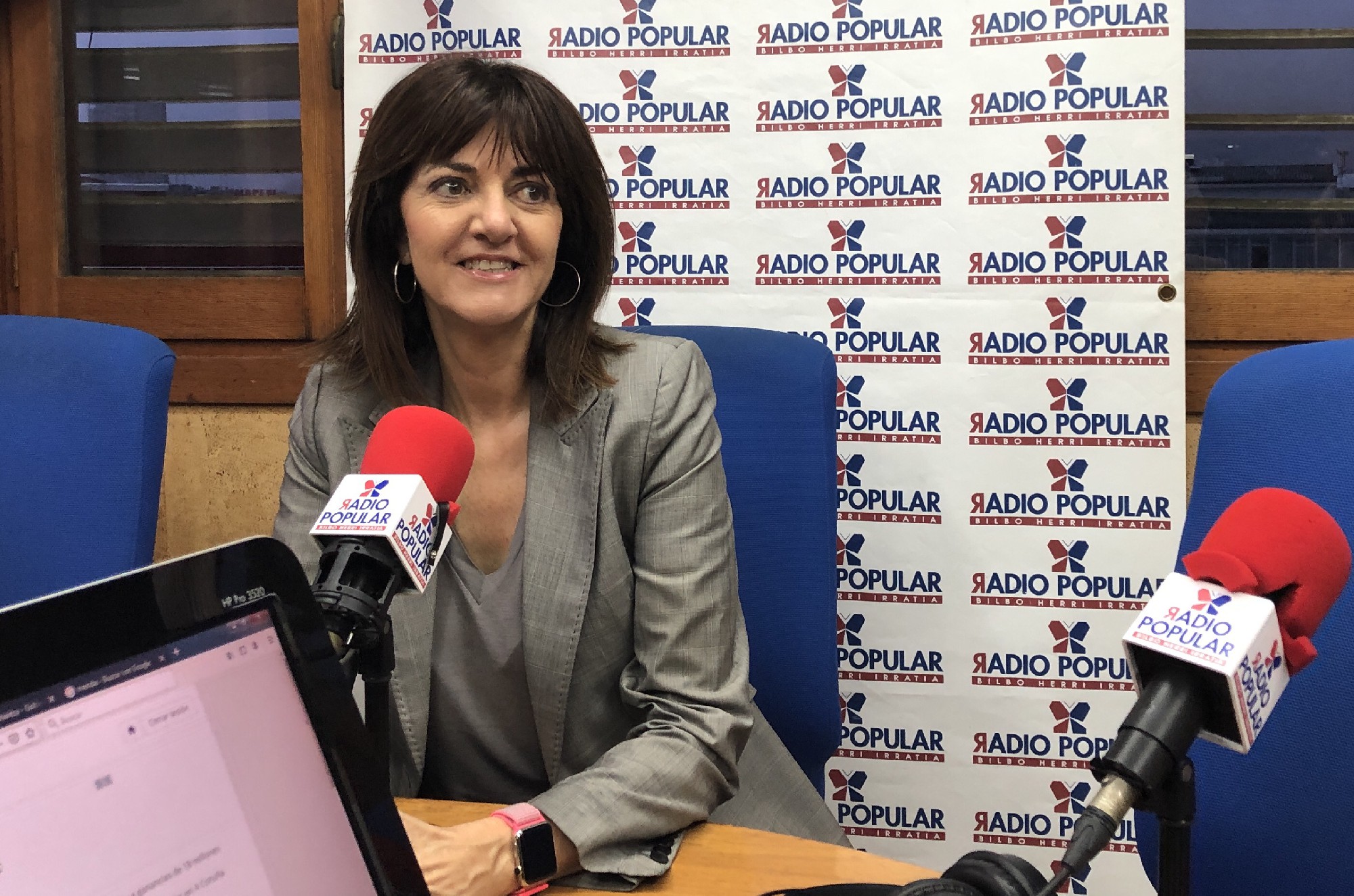 Idoia Mendia, durante la entrevista en Radio Popular. | Foto: Socialistas Vascos
