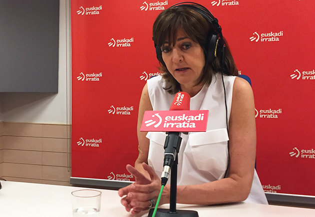 Idoia Mendia, durante la entrevista en el programa Faktoria de Euskadi Irratia | Foto: Socialistas Vascos.