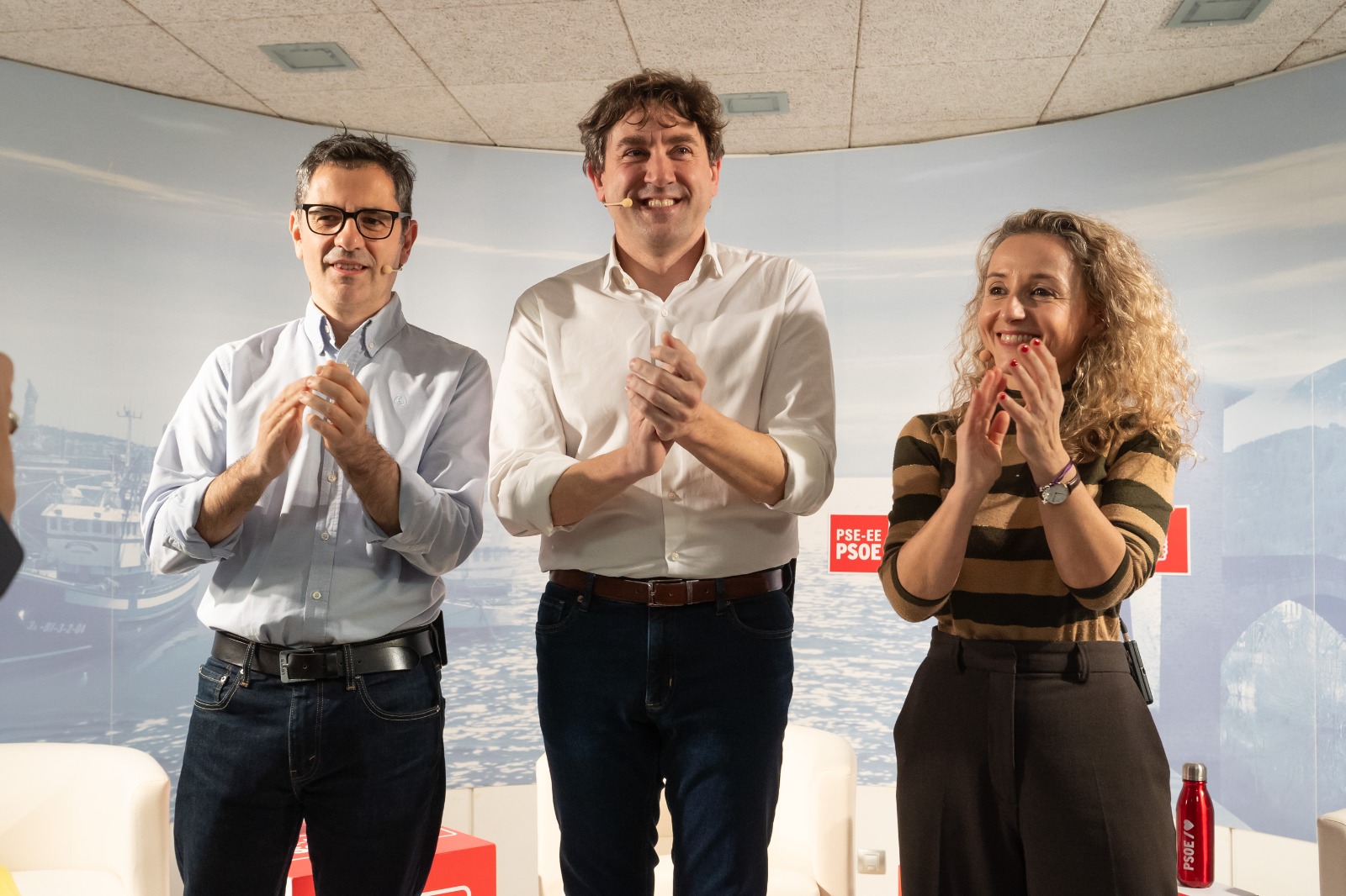 El Secretario General del PSE-EE, Eneko Andueza, con el ministro Félix Bolaños y la número dos de la lista socialista por Bizkaia para las elecciones al Parlamento Vasco, Patricia Campelo | Foto: Socialistas Vascos