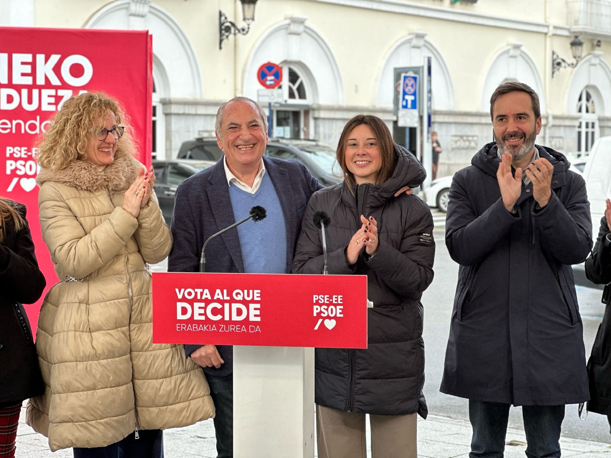 El Secretario General del PSE-EE, Eneko Andueza, junto a la Secretaria General del PSE-EE de Álava, Cristina González, y los consejeros Iñaki Arriola y Javier Hurtado | Foto: Socialistas Vascos