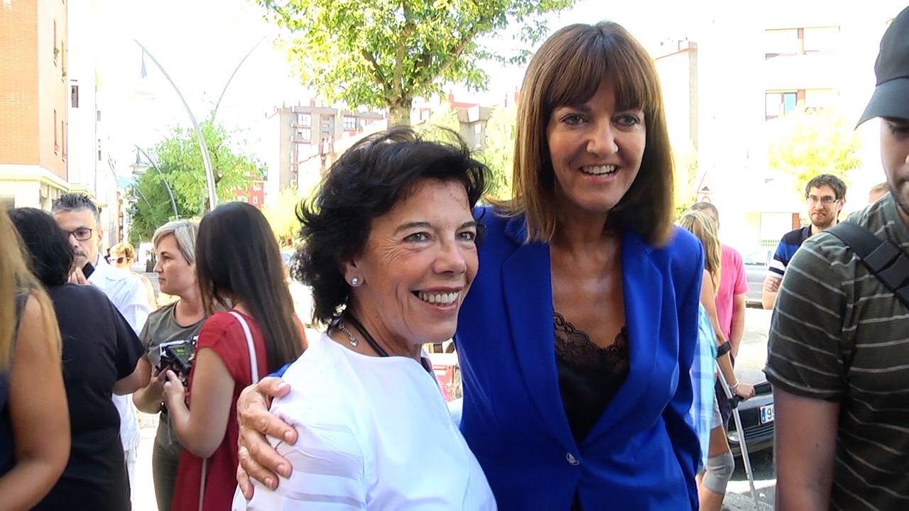 Isabel Cela&aacute; e Idoia Mendia en Txurdinaga | Foto: Socialistas Vascos.