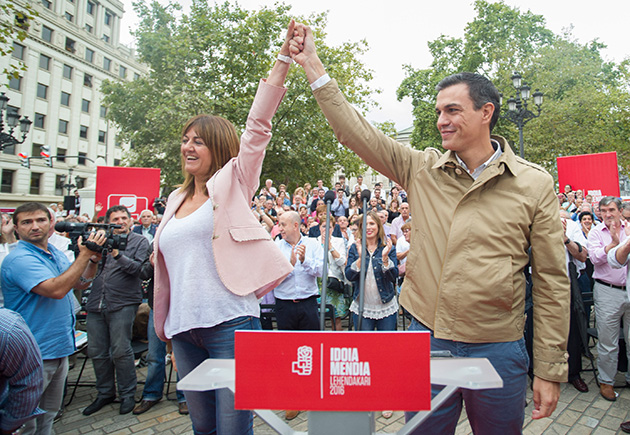 Idoia Mendia en el mitin de Bilbao junto a Pedro S&aacute;nchez | Foto: PSOE