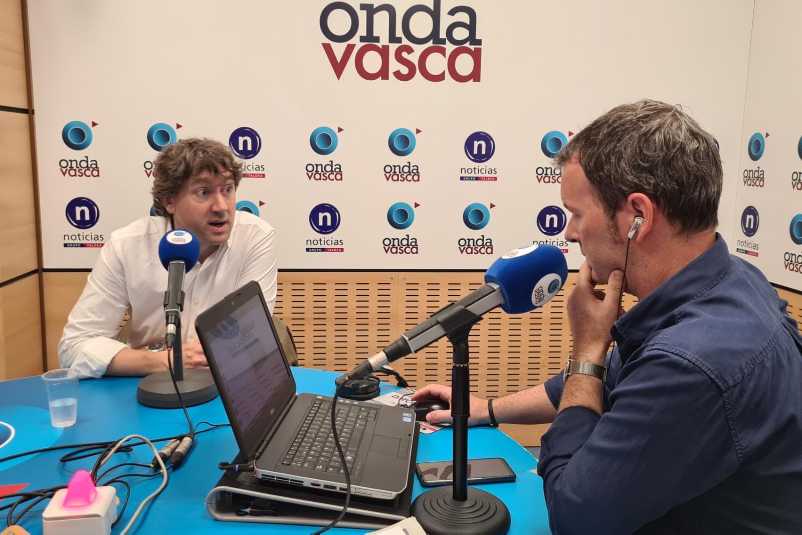 El Secretario General del PSE-EE, Eneko Andueza, durante la entrevista en Onda Vasca | Foto: Socialistas Vascos