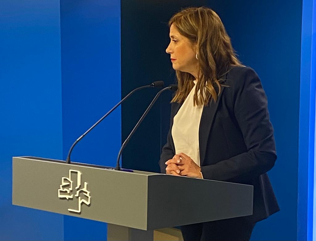 La portavoz de Educación del Grupo Parlamentario Socialistas Vascos-Euskal Sozialistak, María Jesús San José, durante la intervención | Foto: Socialistas Vascos 