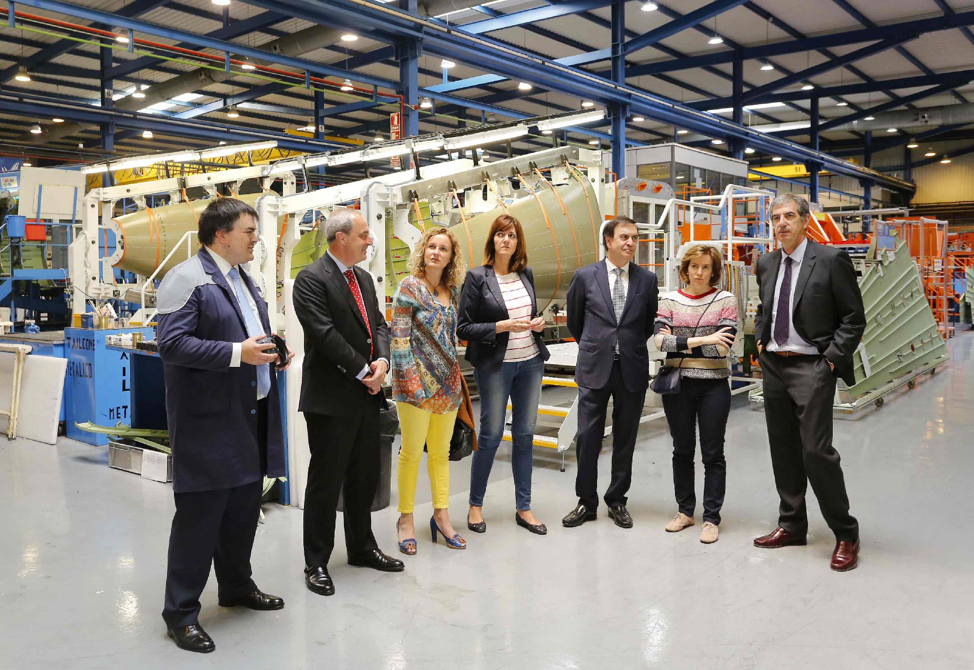La Secretaria General del PSE-EE, Idoia Mendia,ha visitado las instalaciones de Aernnova en la localidad alavesa de Berantevilla, junto con la Secretaria del PSE-EE de &Aacute;lava y Diputada de Fomento del Empleo, Cristina Gonz&aacute;lez, y la responsable econ&oacute;mica de la direcci&oacute;n socialista, Sonia P&eacute;rez. Tambi&eacute;n han estado participado en la visita el Presidente de Aernnova, I&ntilde;aki L&oacute;pez Gand&aacute;segui, el Secretario General y del Consejo de Administraci&oacute;n, Hip&oacute;lito Su&aacute;rez; el gerente de la planta de Berantevilla, Daniel Pe&ntilde;alva; y el director de Relaciones Institucionales, Javier Fern&aacute;ndez de Retana.